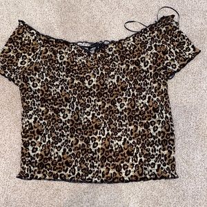Leaped Print Off the shoulder shirt